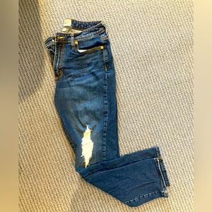Universal Thread - High Rise Slim Straight Distressed - Size 4